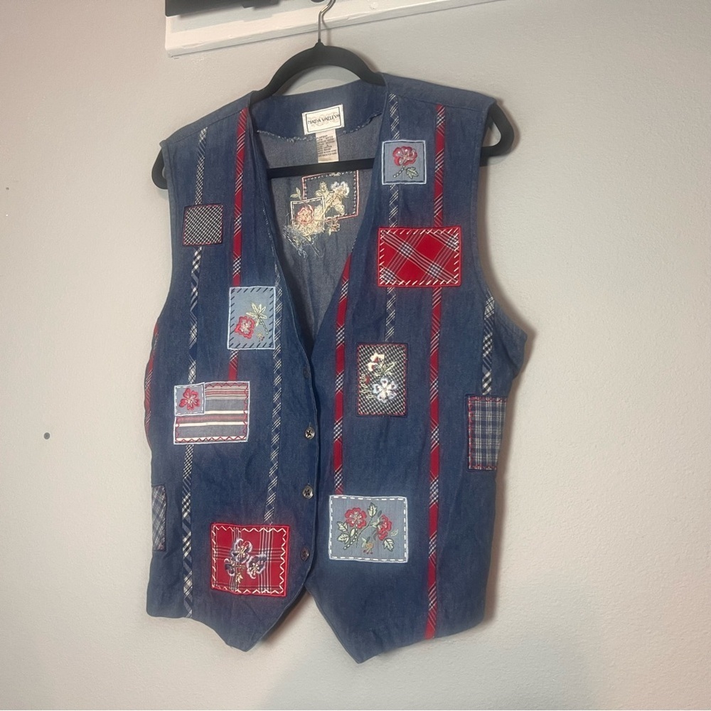 Patriotic Patchwork Denim Vest Size Large Red White Blue Grandmacore Cottagecore